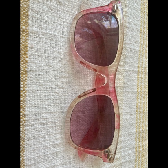 Accessories - Clear & Pink Frame Wayfarer Sunglasses